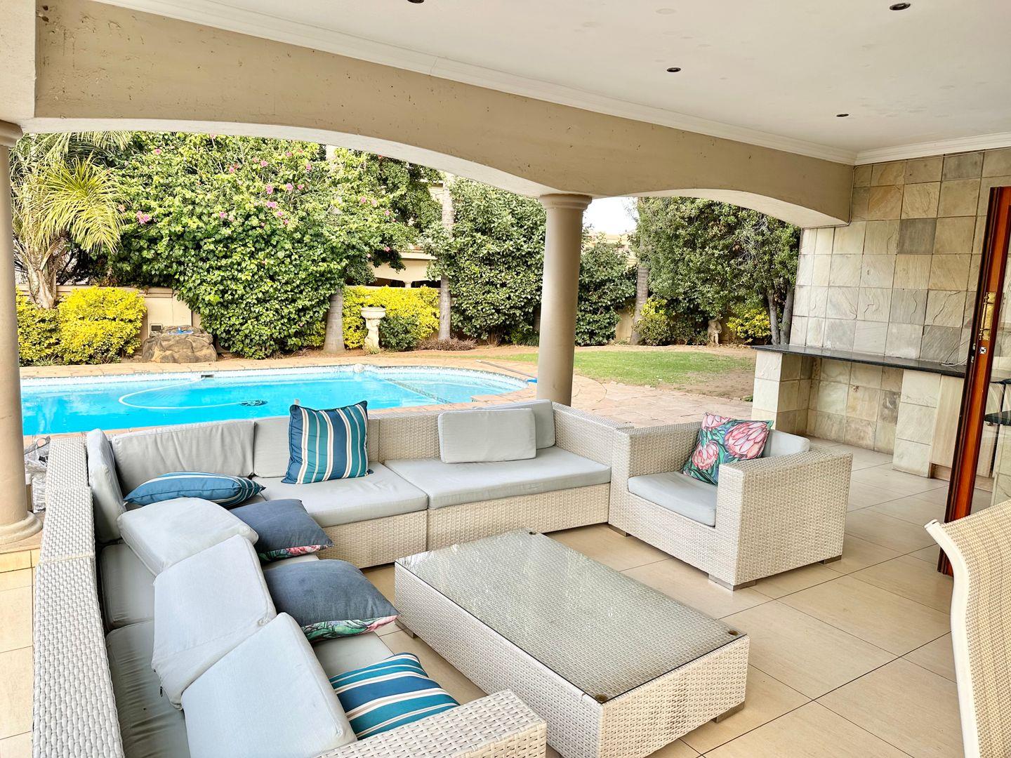 6 Bedroom House for sale in Blue Valley Golf Estate Blue Valley Golf