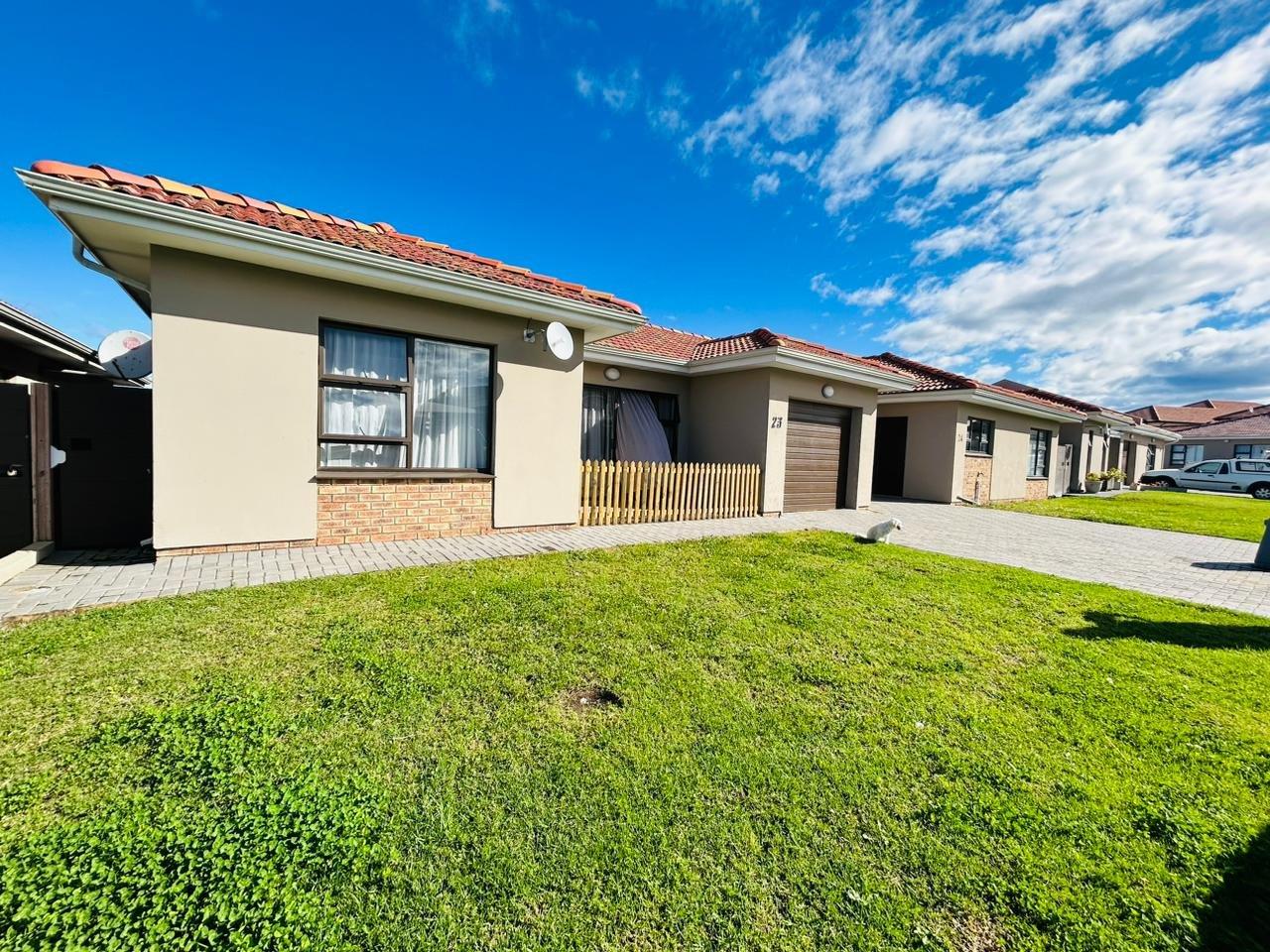 3 Bedroom Townhouse for sale in Sunrise On Sea P24112847355