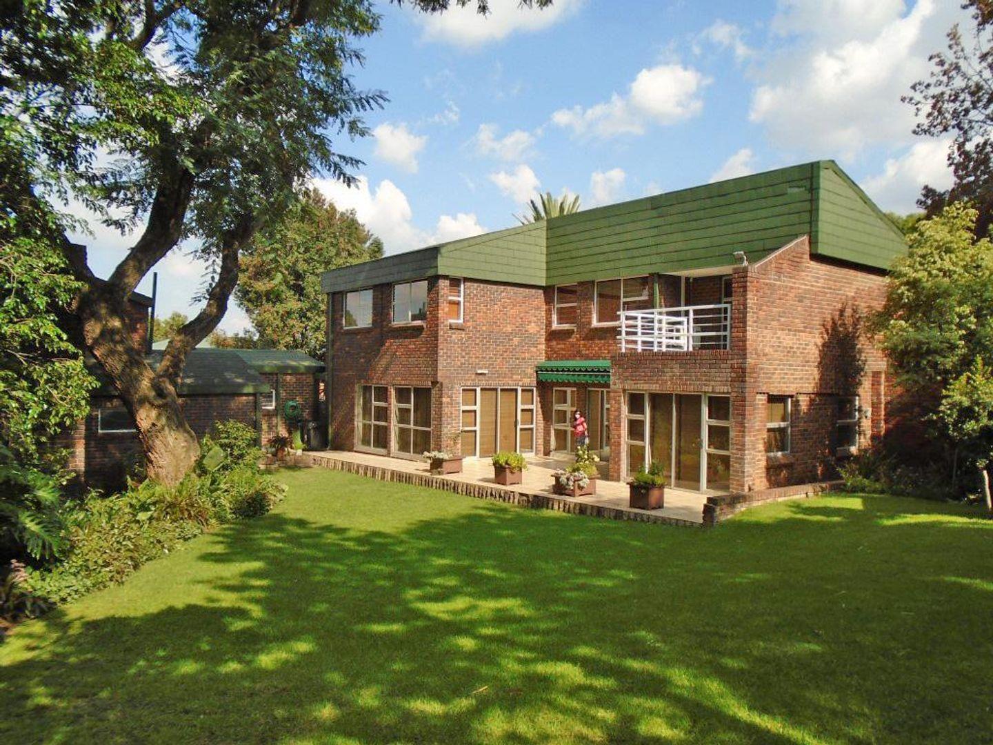 3 Bedroom Townhouse for sale in Sandown P24112582727