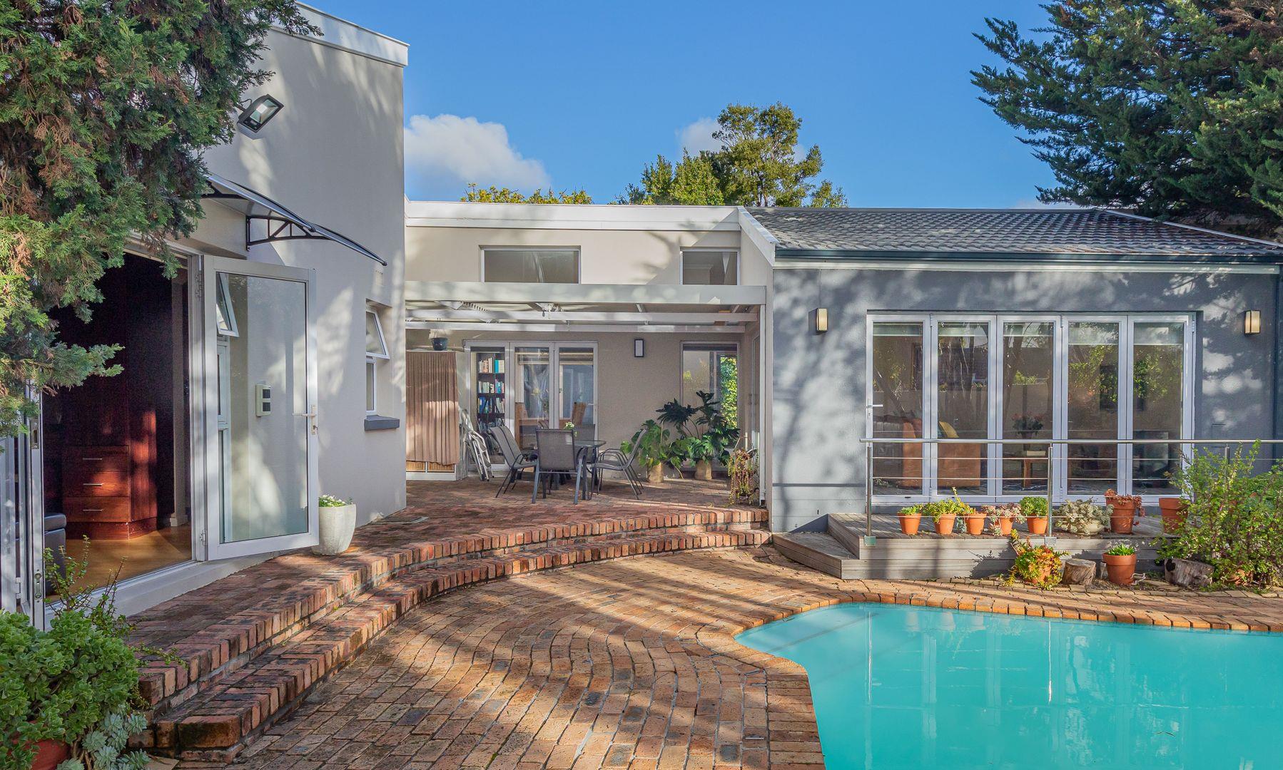 Constantia, Cape Town Property Houses for sale in Constantia, Cape