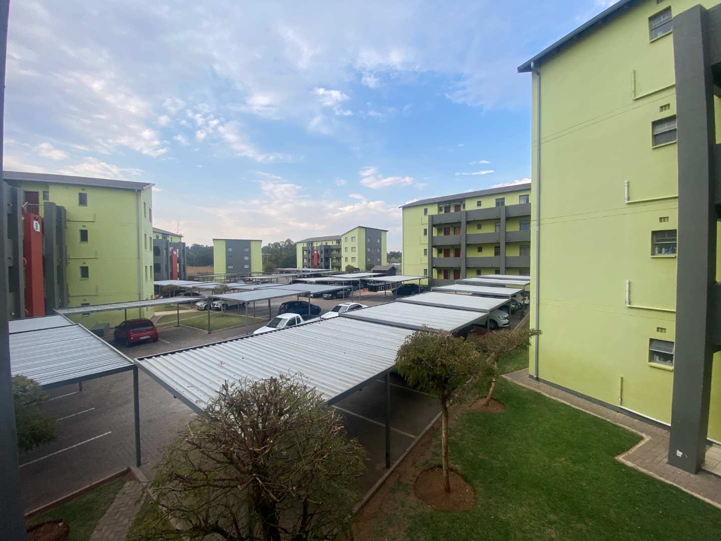 Apartments / flats for sale in Roodepoort Roodepoort Property