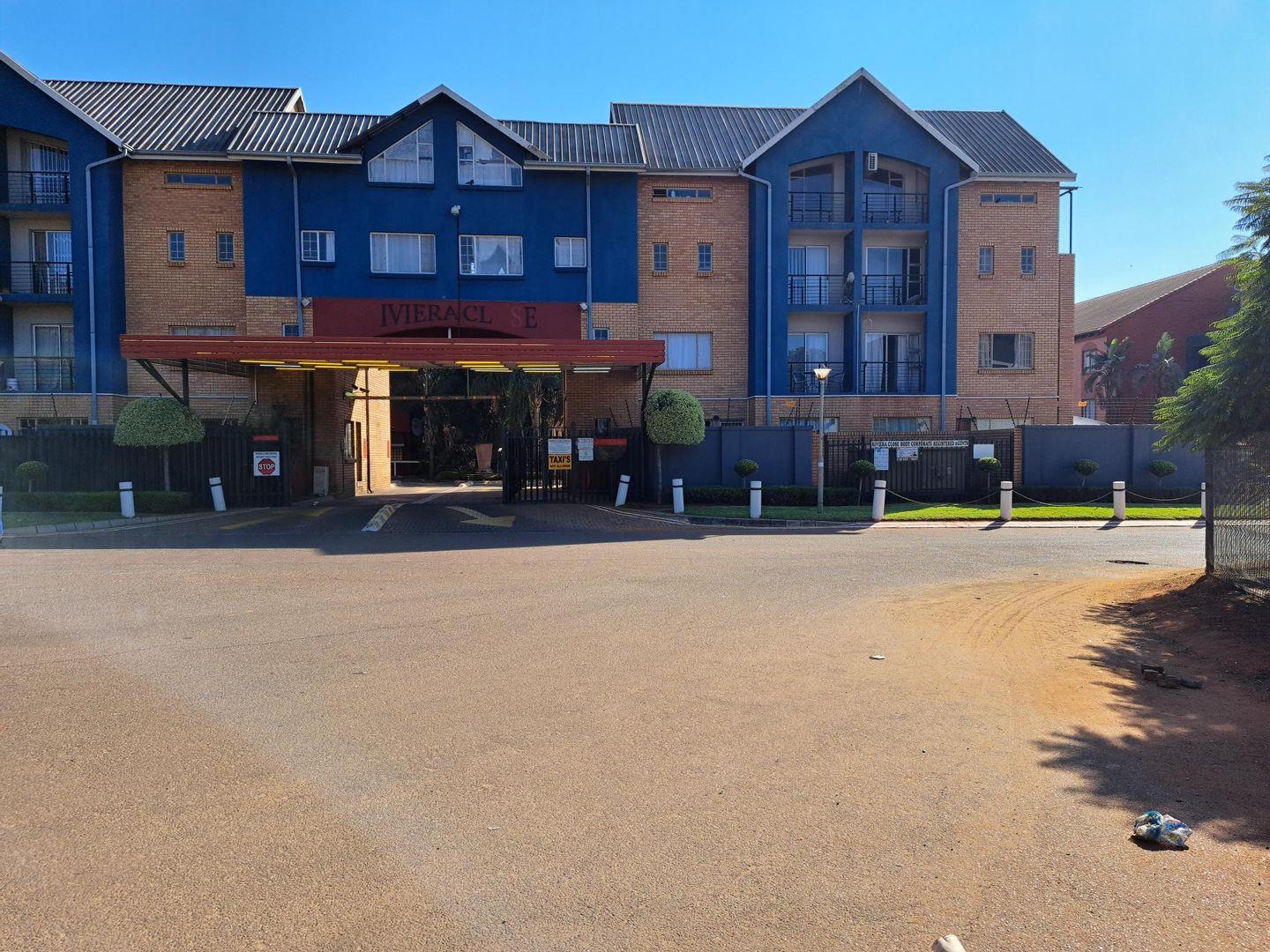 2 Bedroom House for sale in Riviera P24112851020