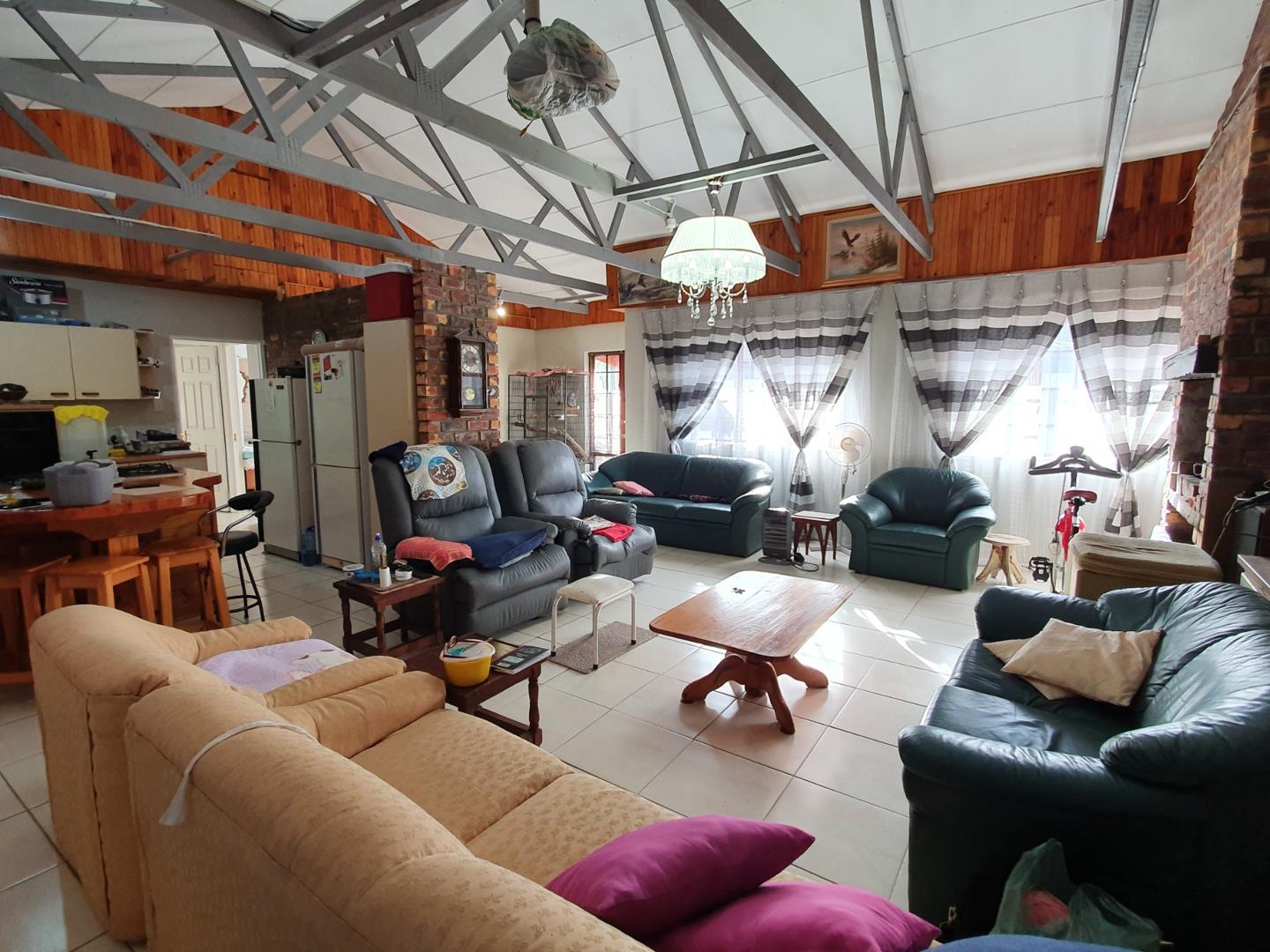 2 Bedroom House for sale in Gamtoos Mouth P24112851696