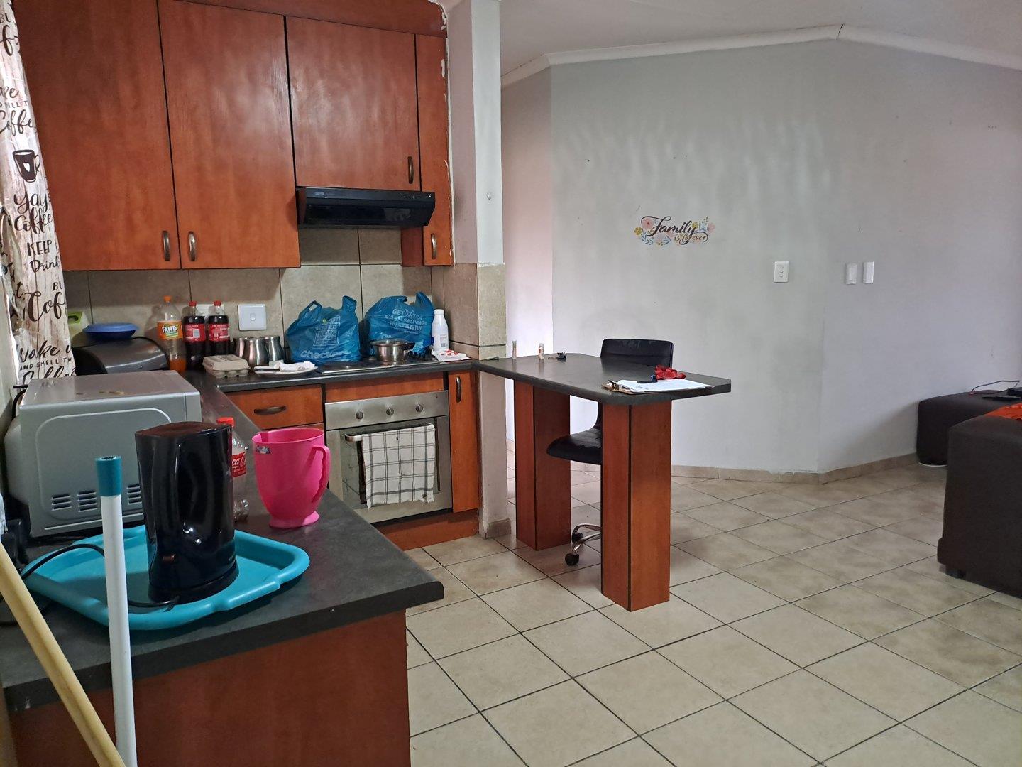 3 Bedroom Apartment / flat to rent in Greenhills P24112853115