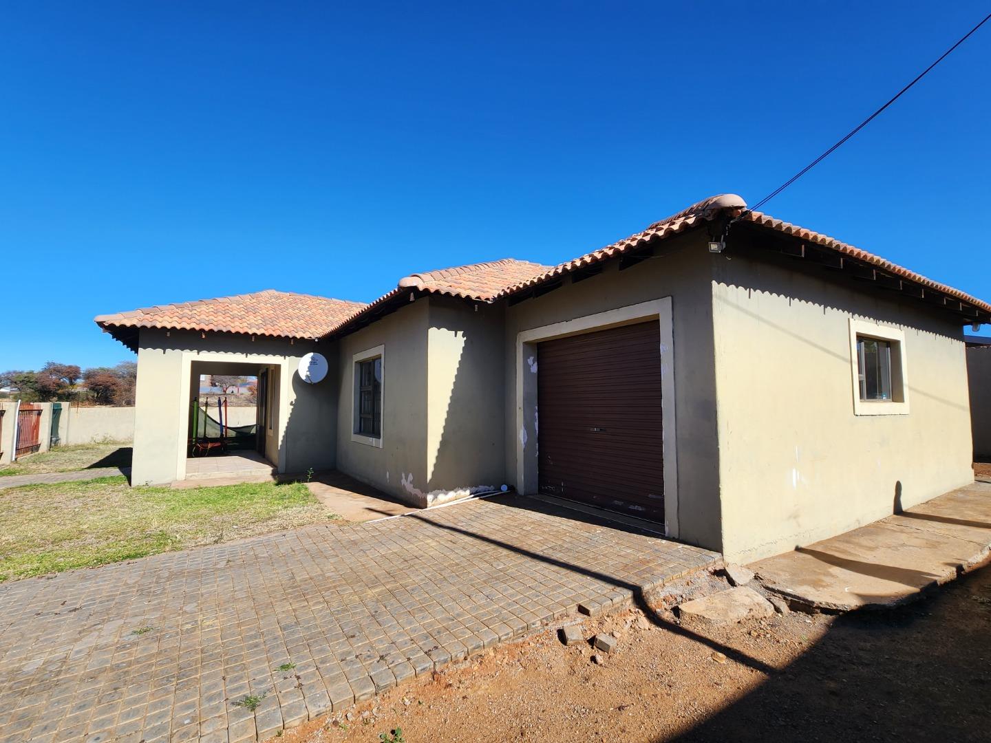 3 Bedroom House for sale in Kuruman P24112855726