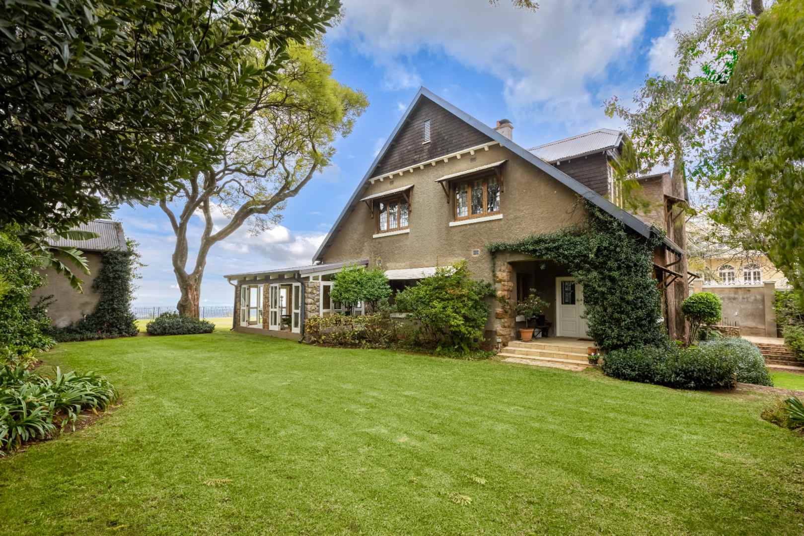 7 Bedroom House for sale in Houghton Estate P24112850449