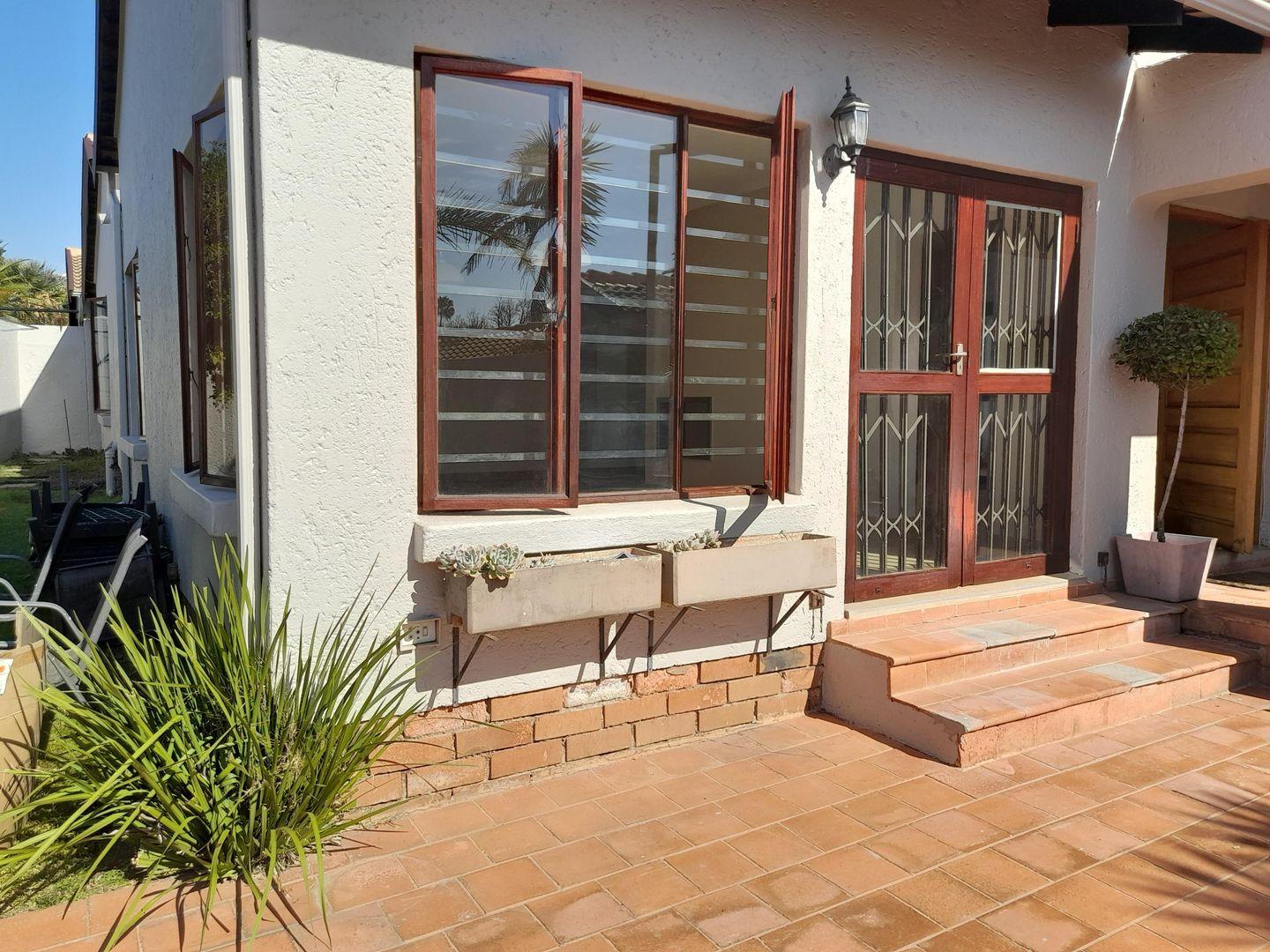 4 Bedroom Townhouse to rent in Fourways P24112860597