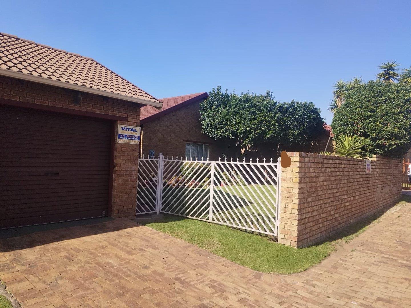 Witbank Ext 5 Property Property and houses for sale in Witbank Ext 5