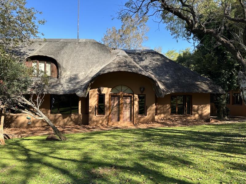 6 Bedroom House for sale in Magalies Golf Estate 24 Cossania Drive