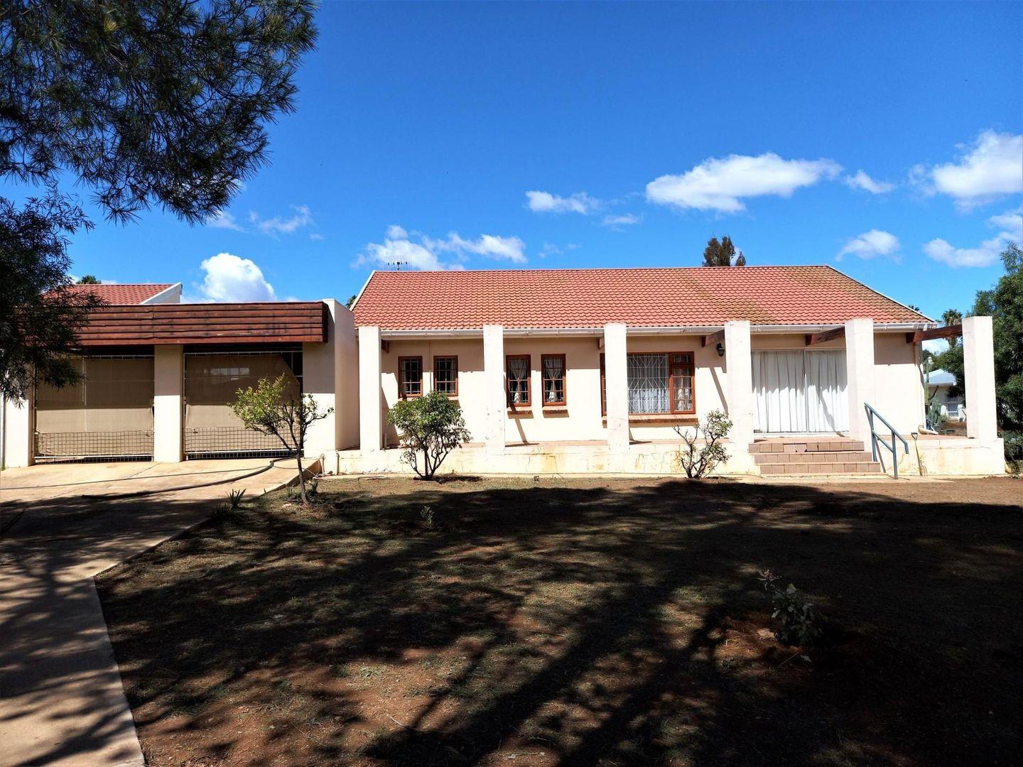 3 Bedroom House for sale in Uniondale P24112447525