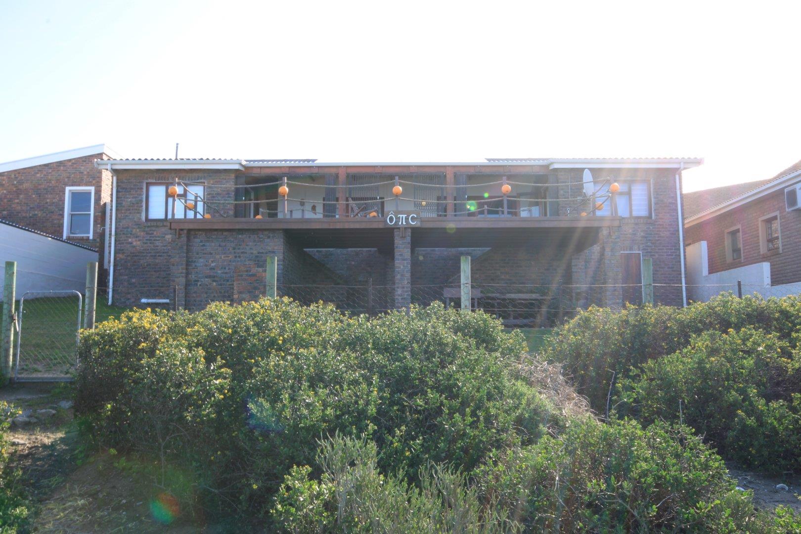 4 Bedroom House to rent in Britannia Bay P24108511752