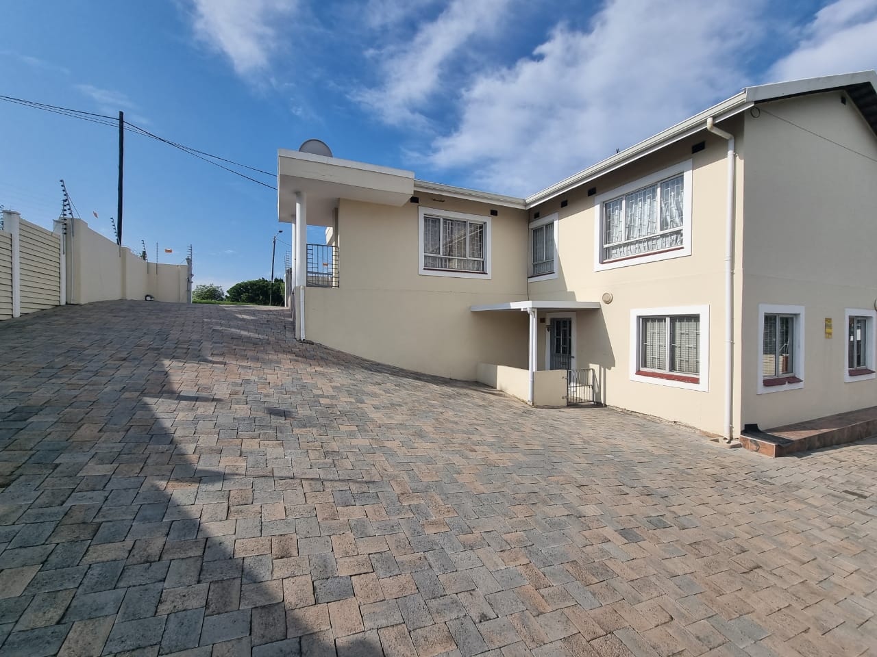 Apartments / flats to rent in Queensburgh Queensburgh Property