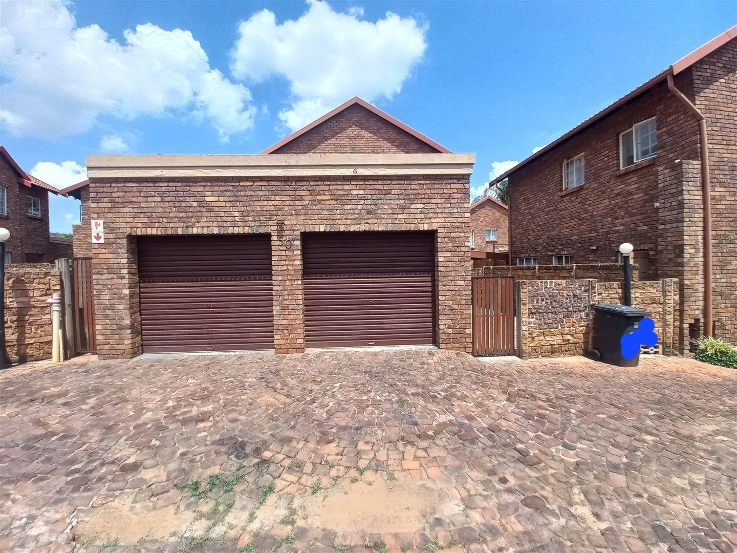 3 Bedroom Townhouse for sale in Claremont P24112154964