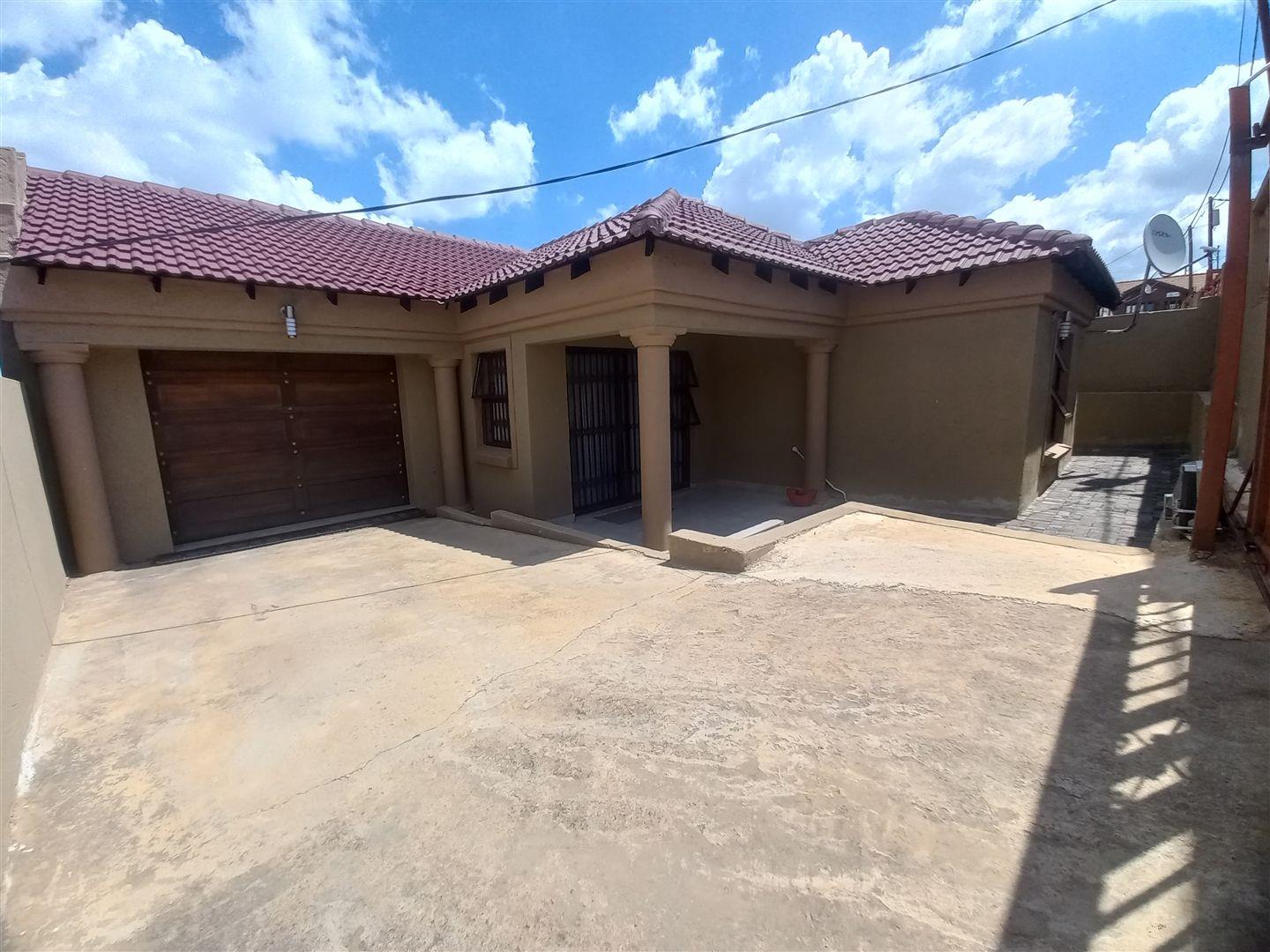 Lotus Gardens Property Property and houses for sale in Lotus Gardens