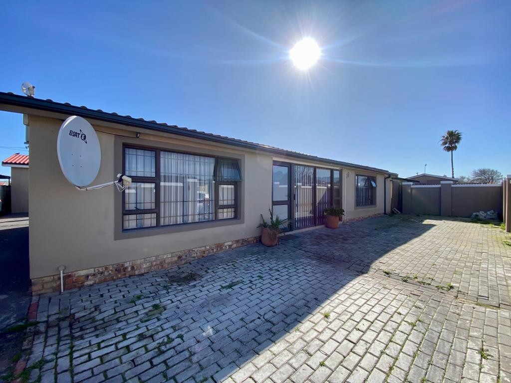 Houses for sale in Macassar Macassar Property