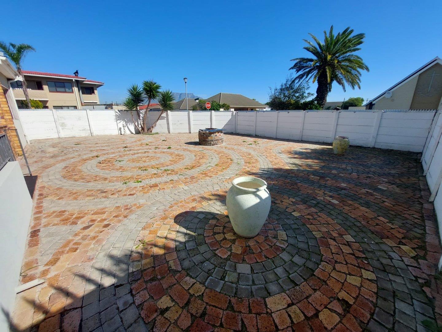 Apartments / flats to rent in Milnerton Milnerton Property