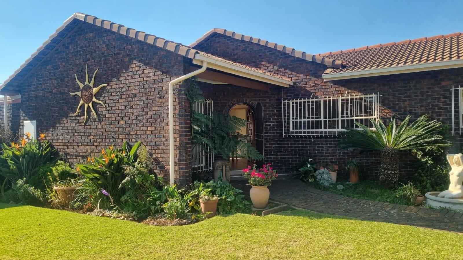 3 Bedroom Townhouse for sale in Edelweiss P24112890979