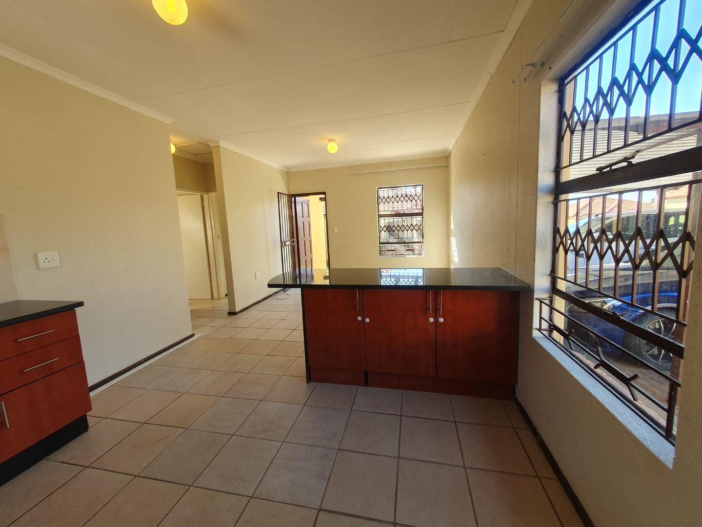 2 Bedroom House for sale in Heatherdale AH P24112891305