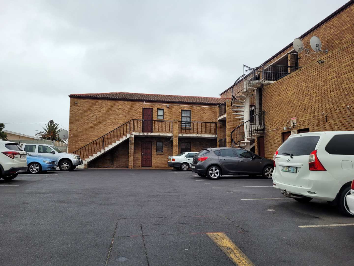 2 Bedroom Apartment / flat for sale in Parow Central P24112892082