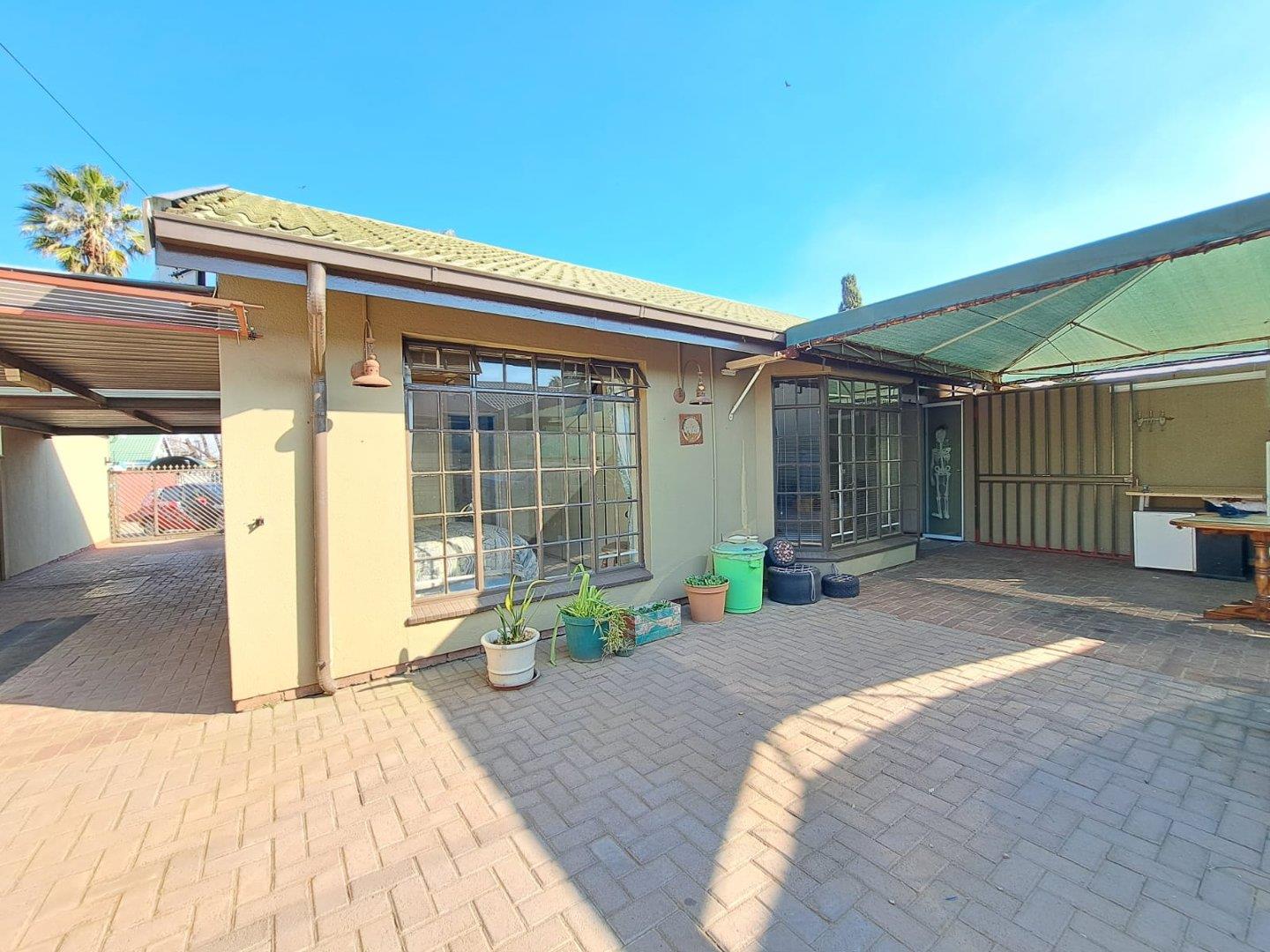 2 Bedroom Townhouse for sale in Duncanville P24112893356