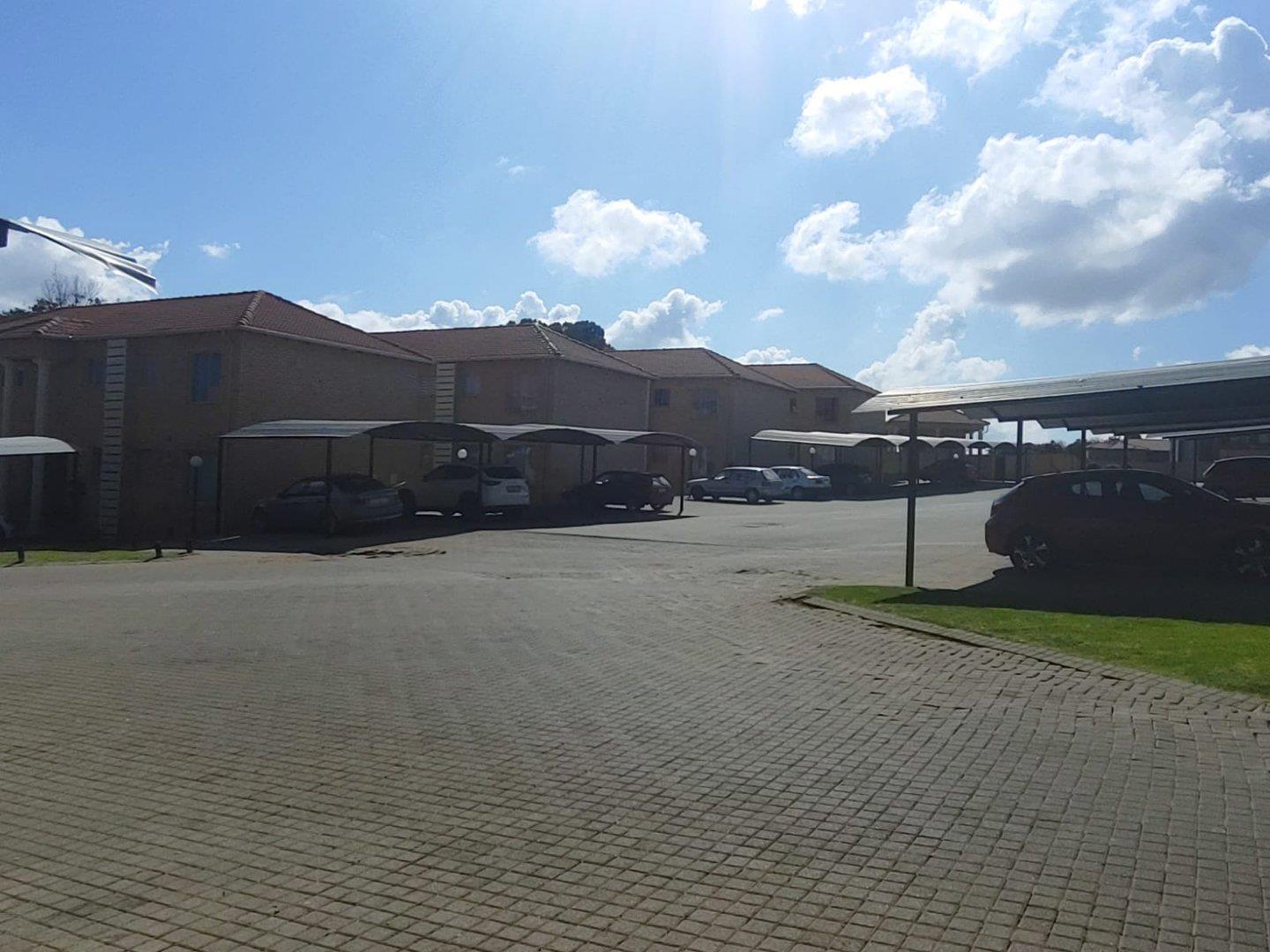 2 Bedroom Apartment / flat for sale in Greenhills 92 Rosewood Raven