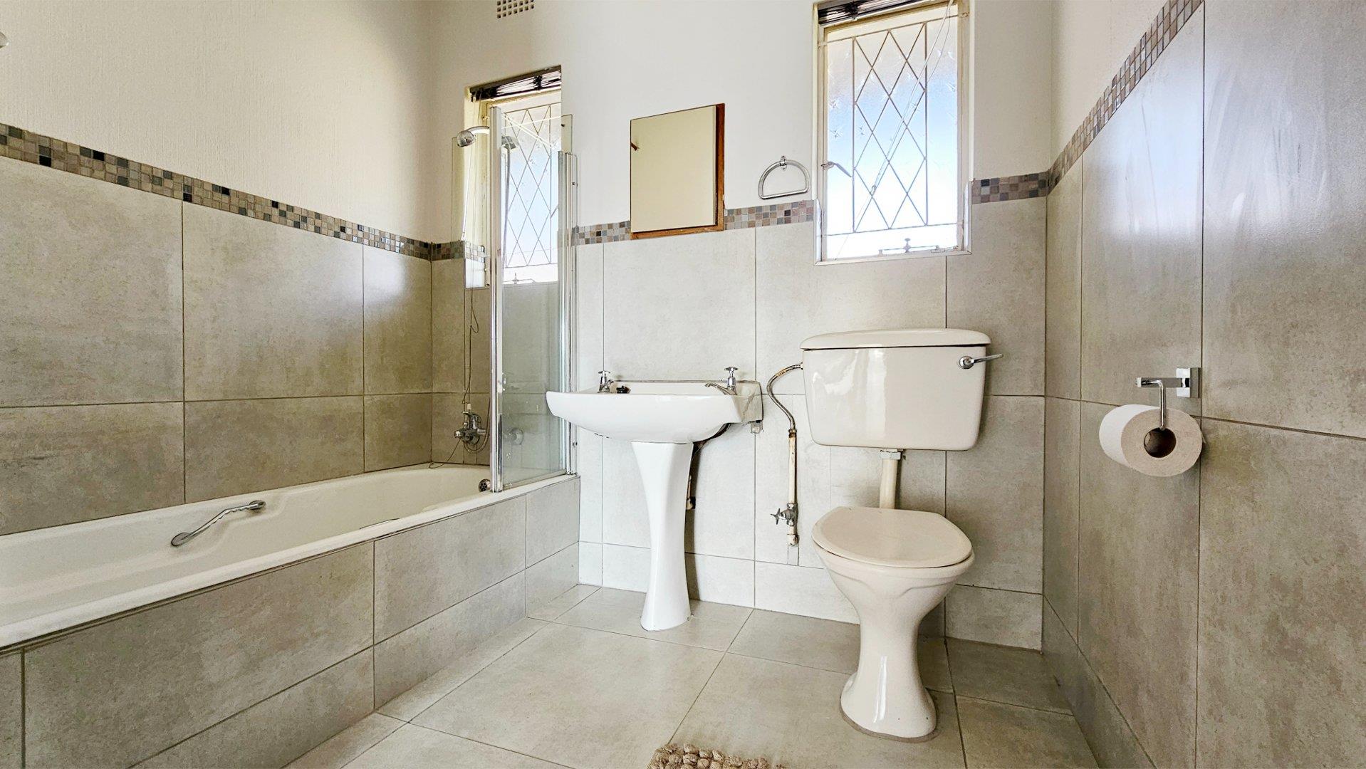 Three Rivers Property Apartments / flats for sale in Three Rivers Page 2