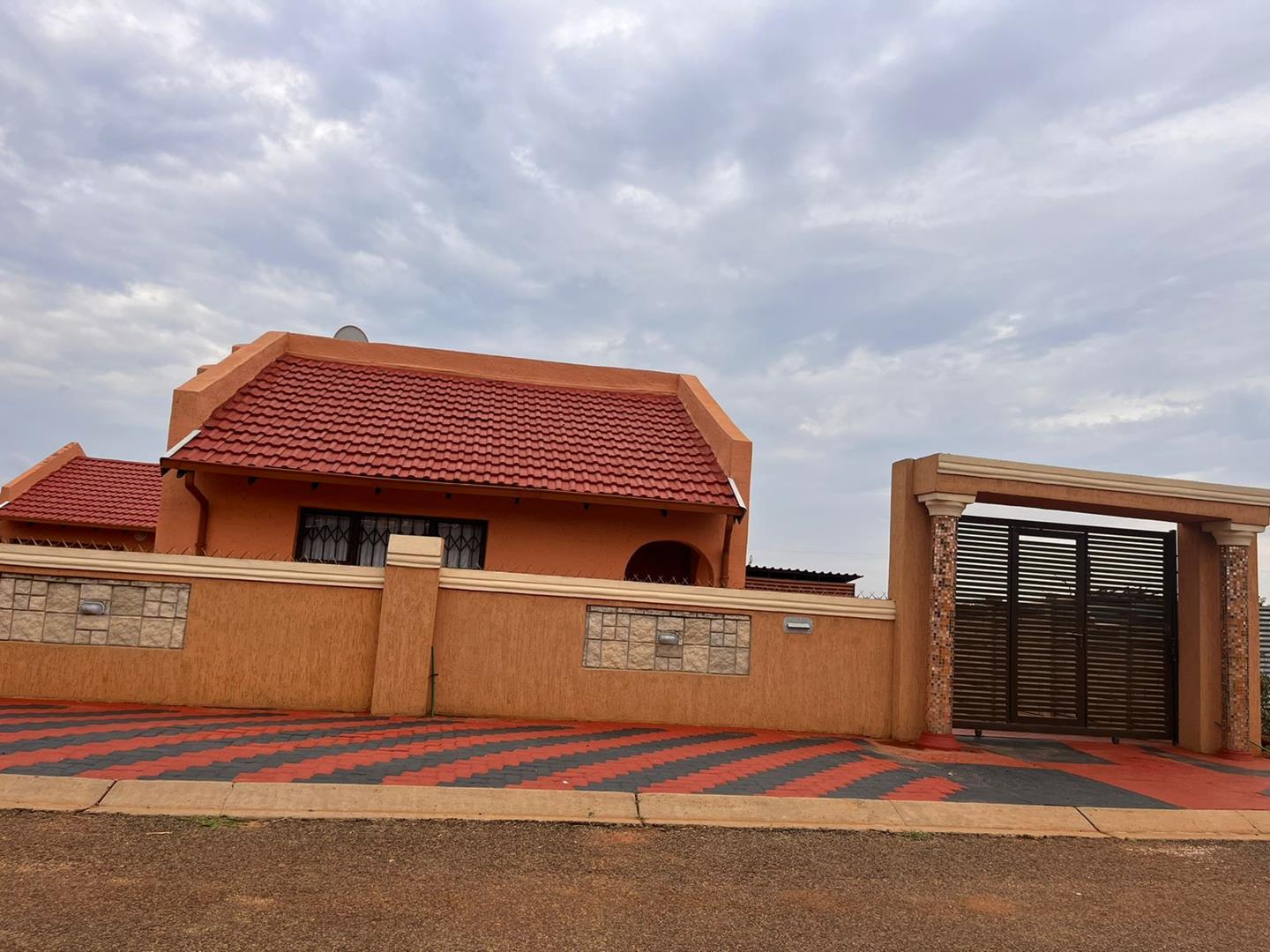 3 Bedroom House for sale in Sebokeng Zone 10 P24112895187