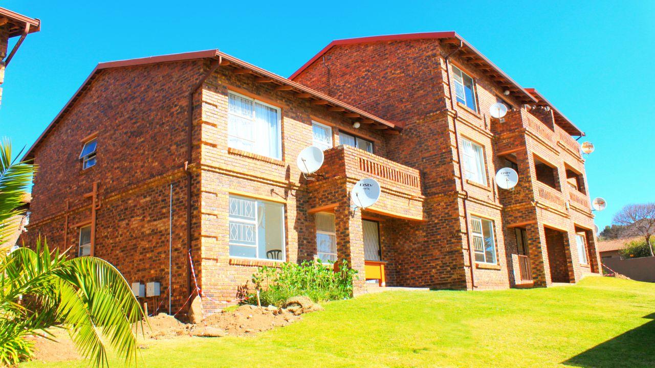 2 Bedroom Townhouse for sale in Buccleuch 18 Gibson Drive West P24