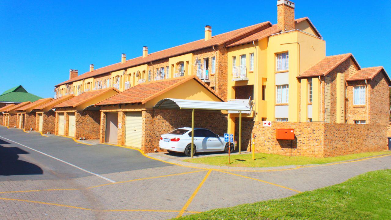 1 Bedroom Townhouse for sale in Halfway Gardens 44 Invicta Road P24