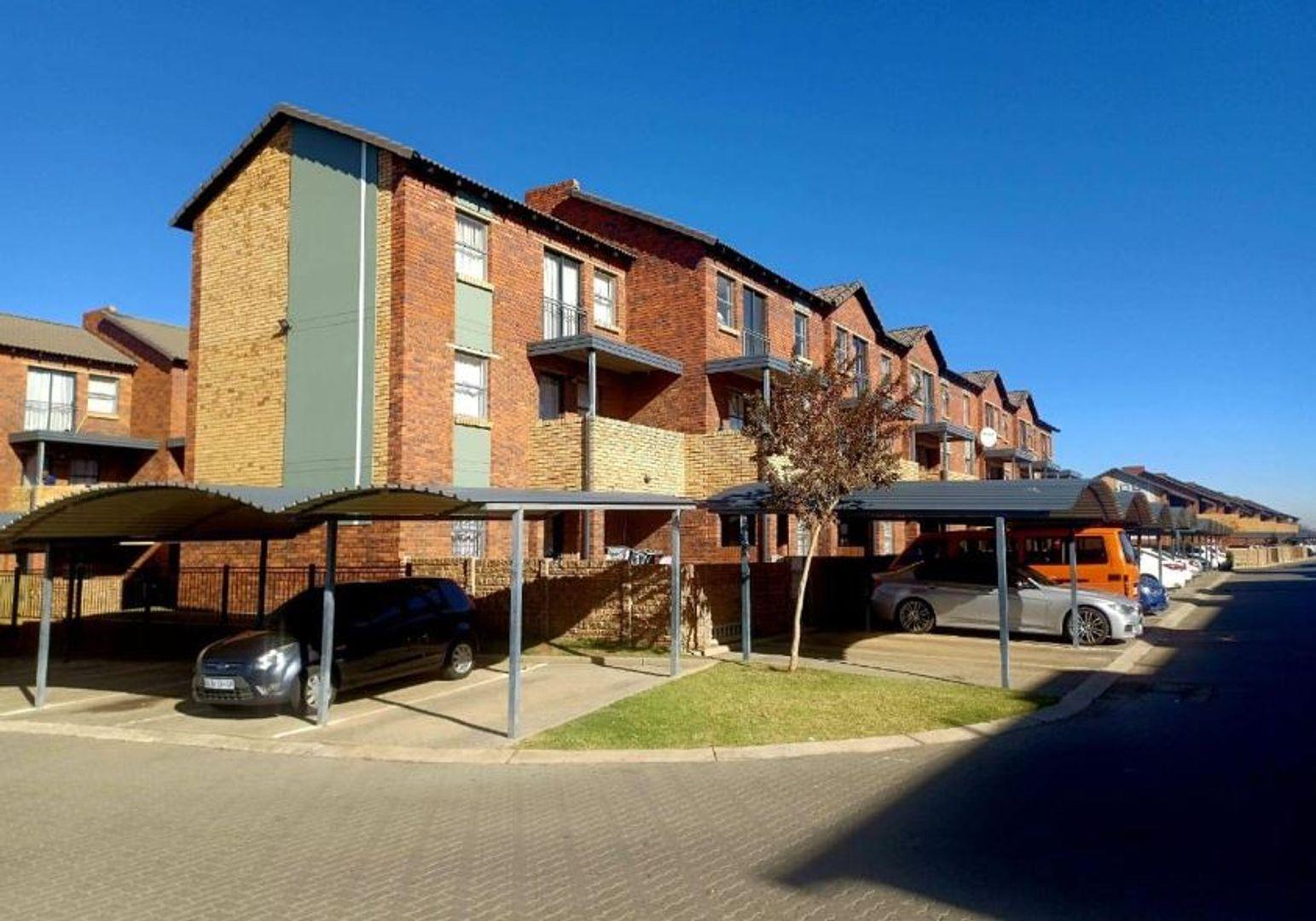 Apartments / flats for sale in Johannesburg Johannesburg Property