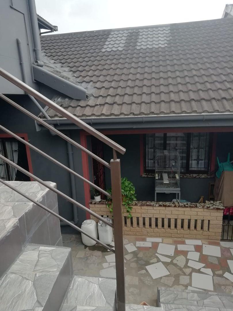 5 Bedroom House for sale in Shallcross P24112919887