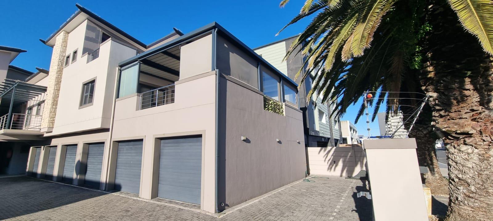 Bloubergstrand Property Townhouses to rent in Bloubergstrand