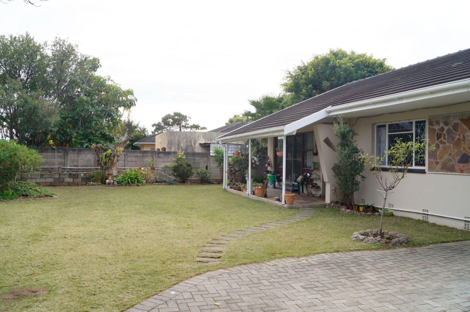 4 Bedroom House for sale in Beacon Bay 8 Ridge Road P24112921134