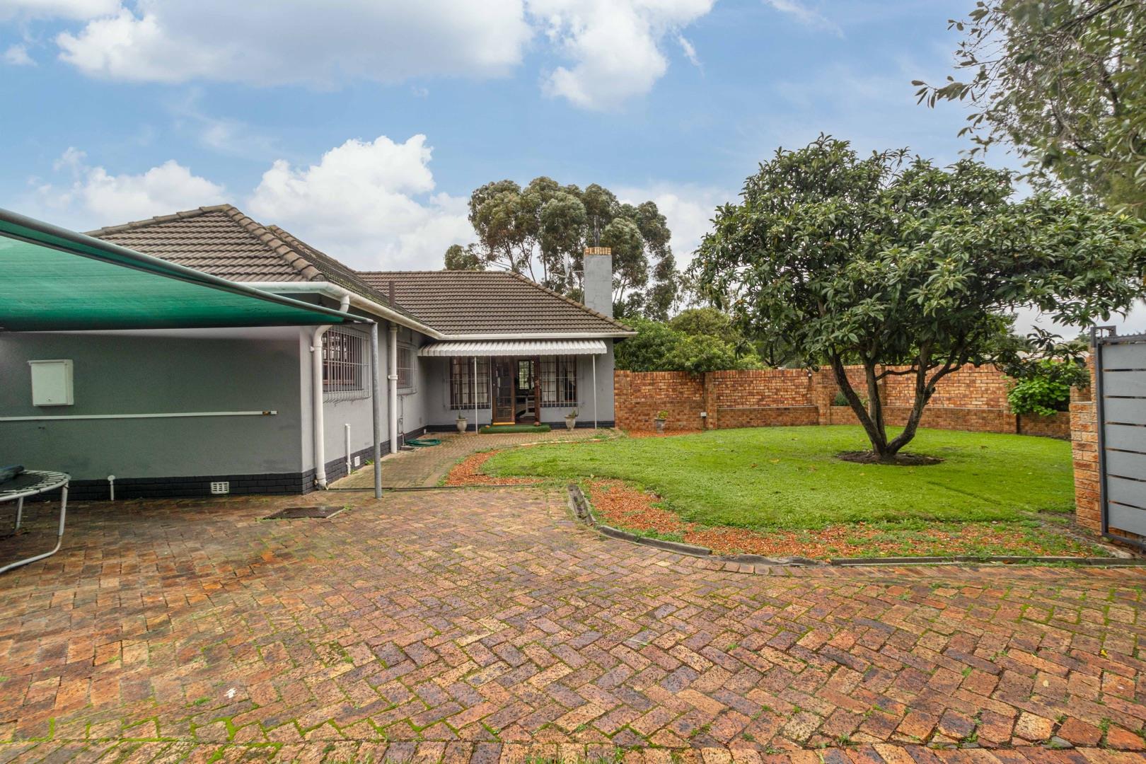 Pinelands, Cape Town Property Houses for sale in Pinelands, Cape Town