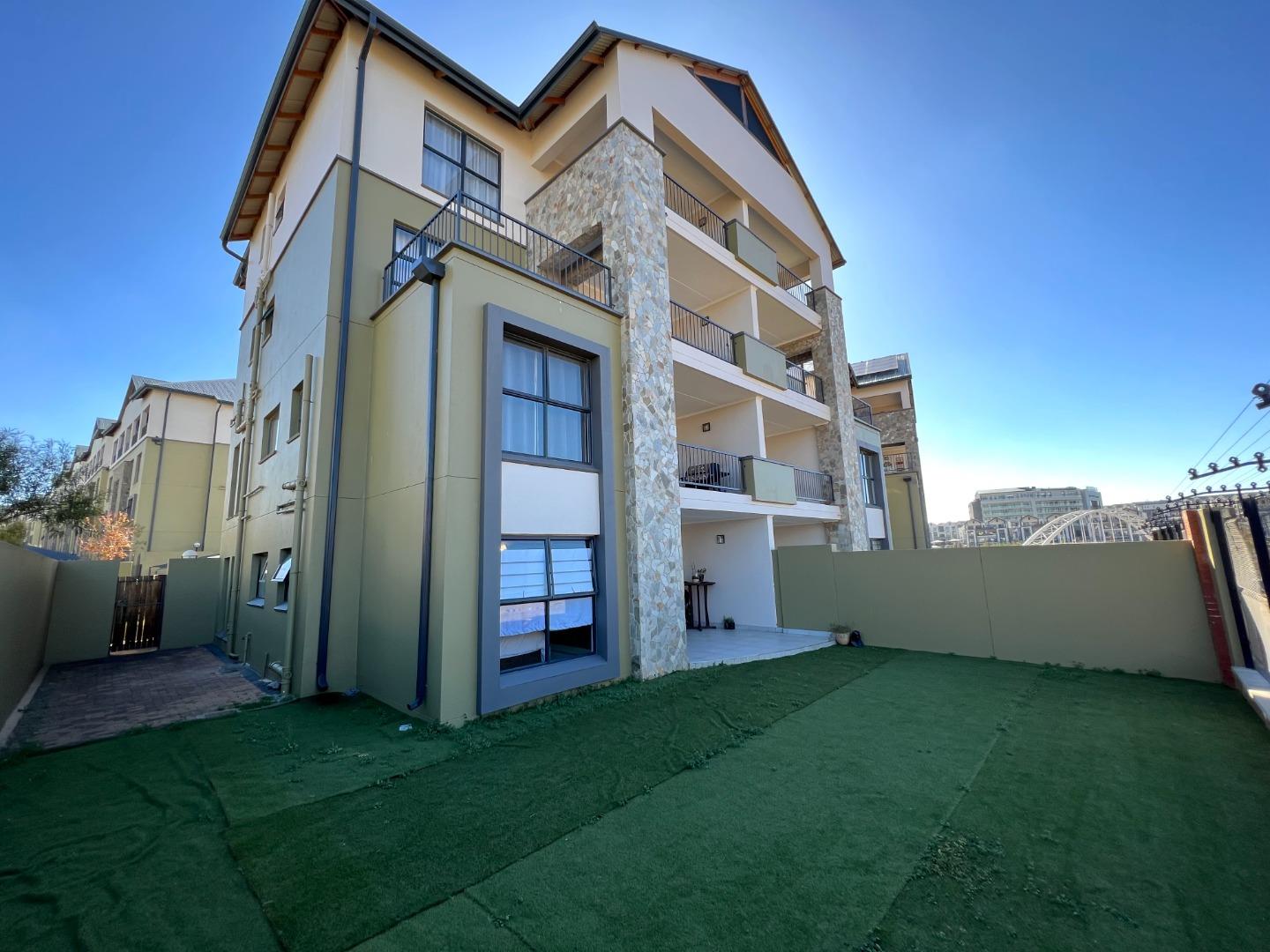 3 Bedroom Apartment / flat for sale in Waterfall P24112924152