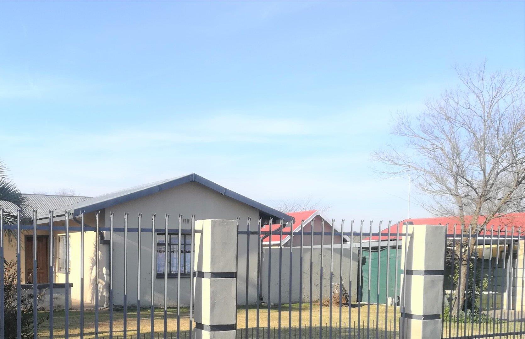 3 Bedroom House for sale in Morelig P24112925245