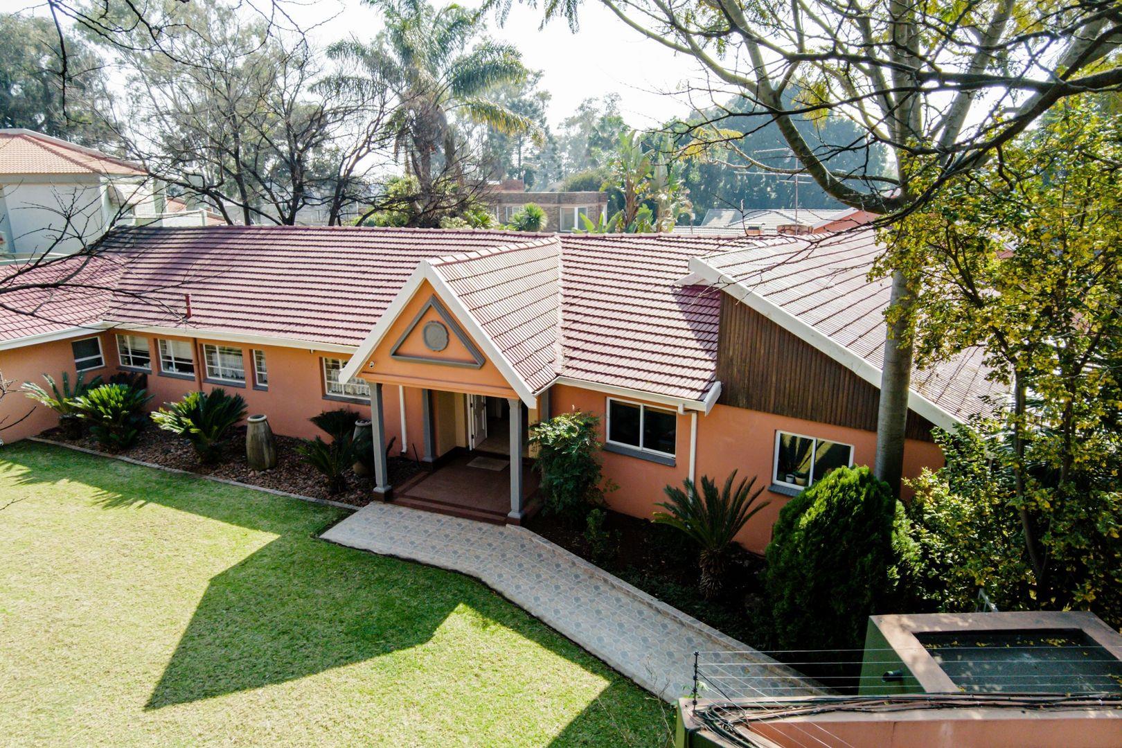 5 Bedroom House for sale in Senderwood P24112854294