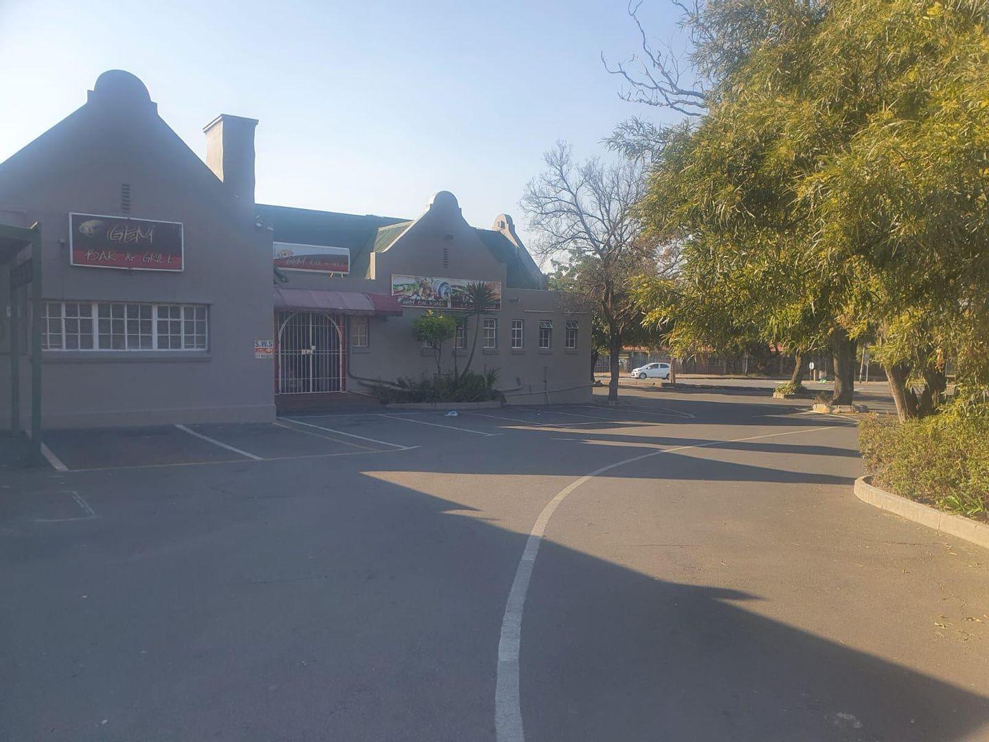 Commercial property for sale in Lambton P24112927178