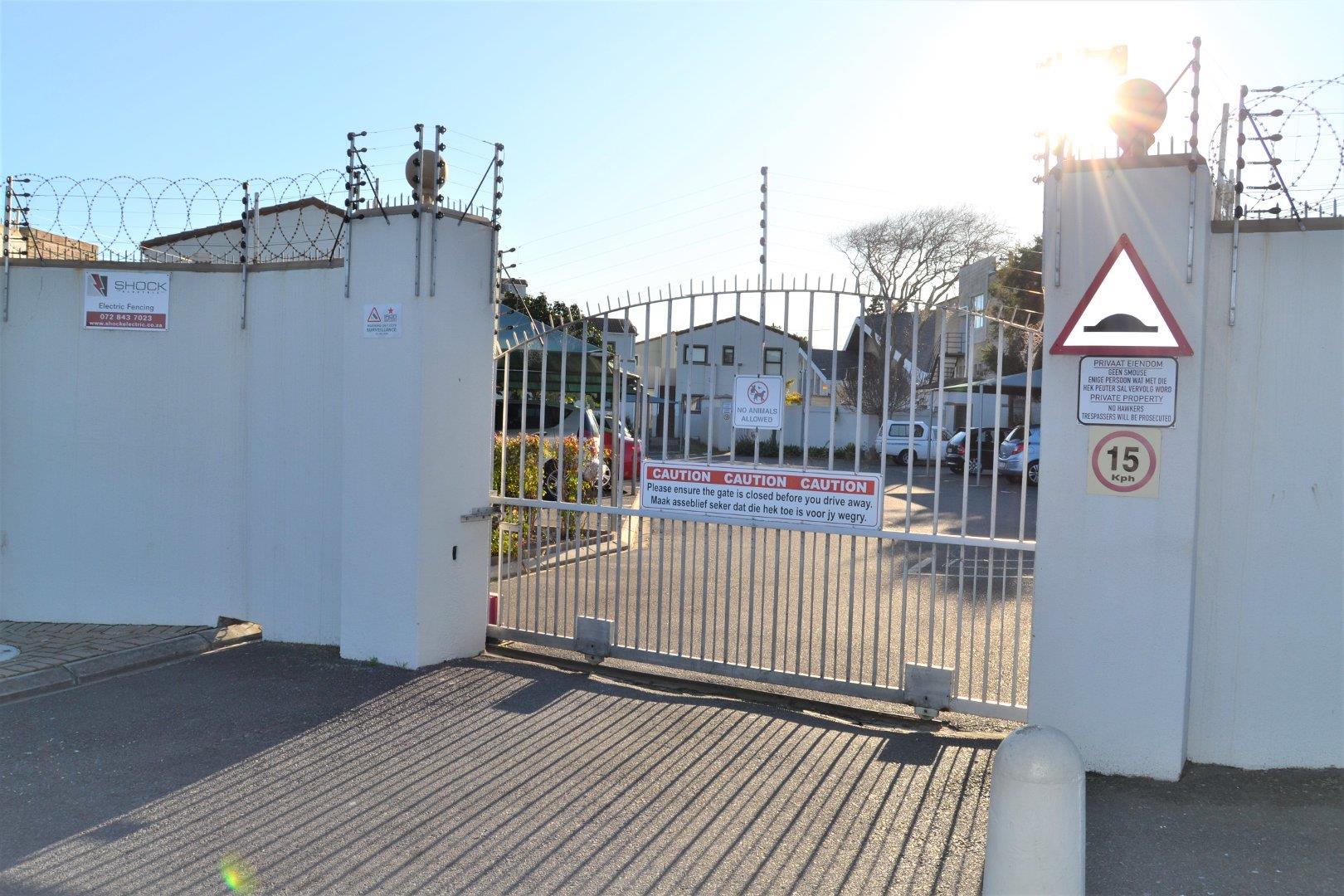 1 Bedroom Apartment / flat for sale in Parow North 53 Mc Guinness