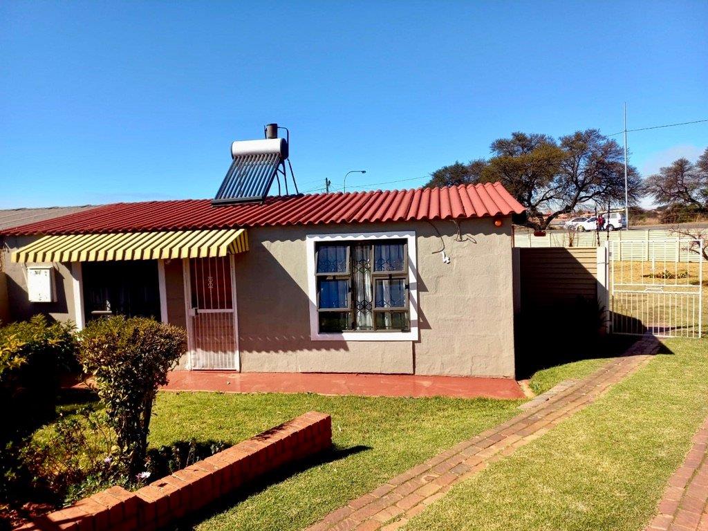 2 Bedroom House to rent in Klipspruit West P24112931534