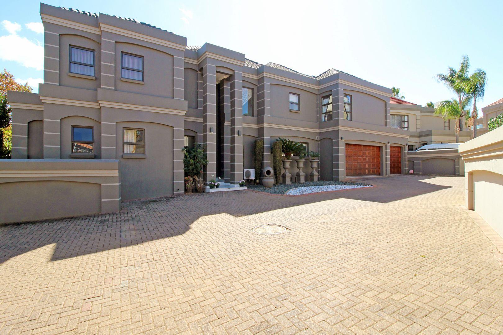4 Bedroom House for sale in Centurion Golf Estate P24112931970