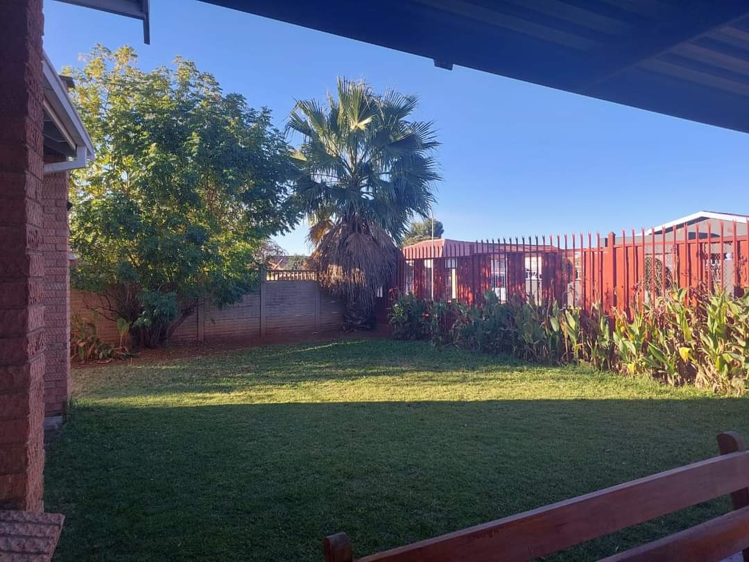 3 Bedroom House for sale in Homestead P24112962357