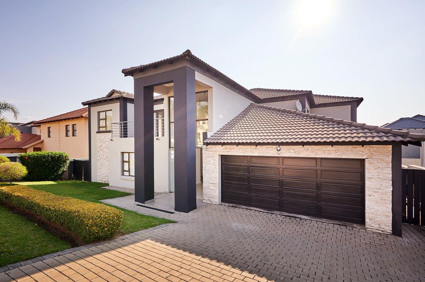 5 Bedroom House for sale in Kyalami P24112644124