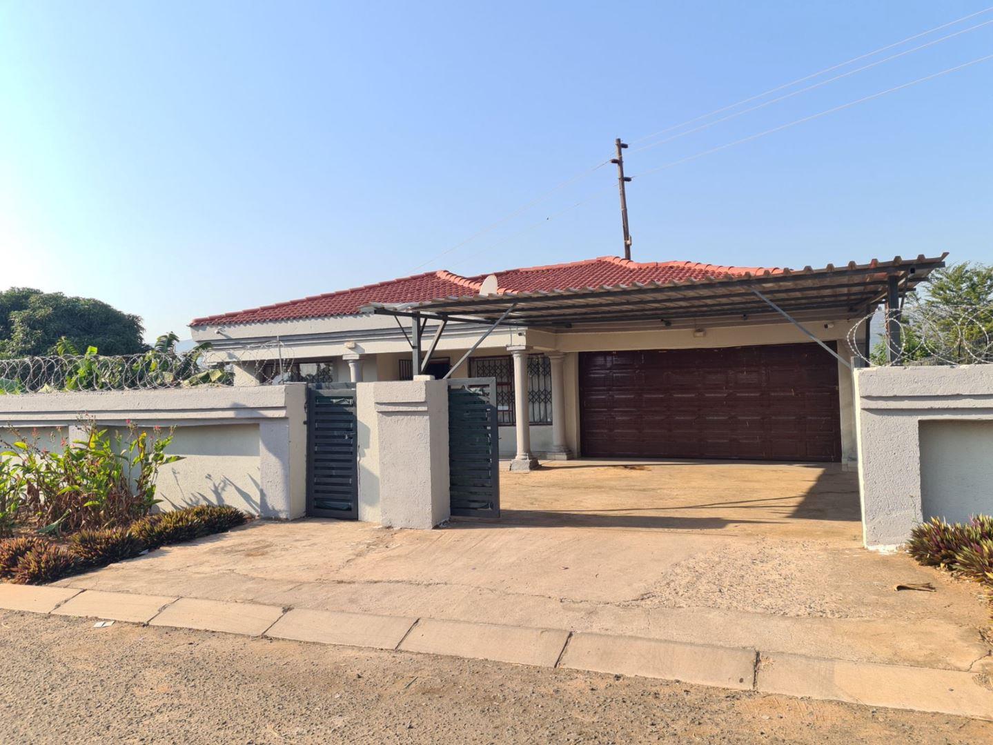 3 Bedroom House for sale in Malelane Buffelstreet P24112936584