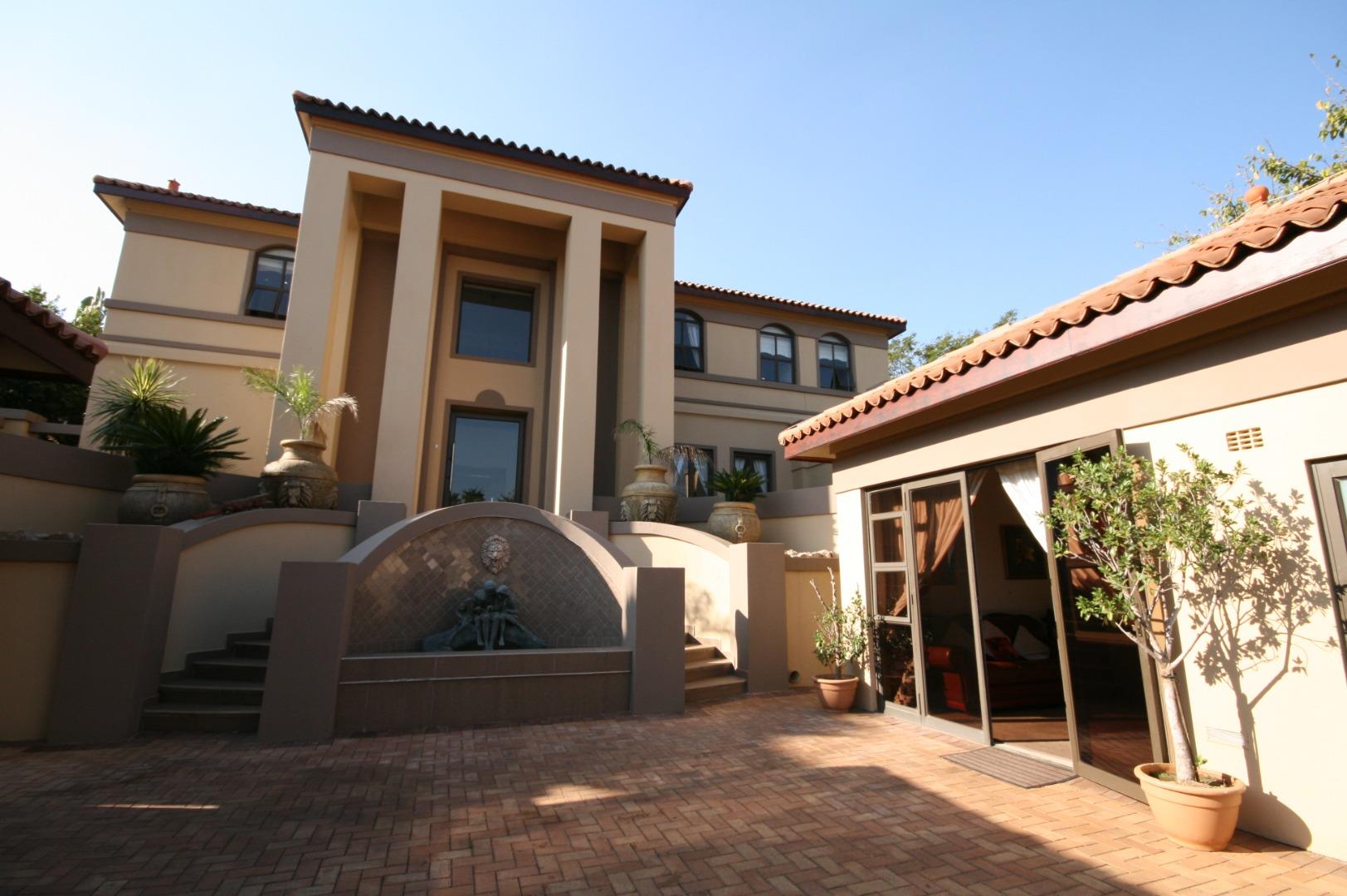 5 Bedroom House to rent in Woodhill Golf Estate P24112937201