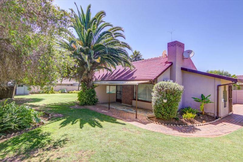 Van Riebeeck Park, Kempton Park Property Houses for sale in Van