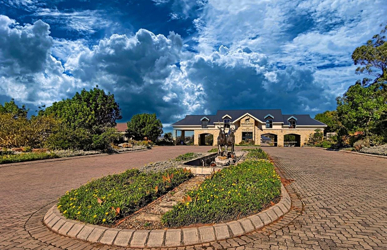 2 Bedroom House for sale in Colleen Glen 71b Reedbuck Road P24