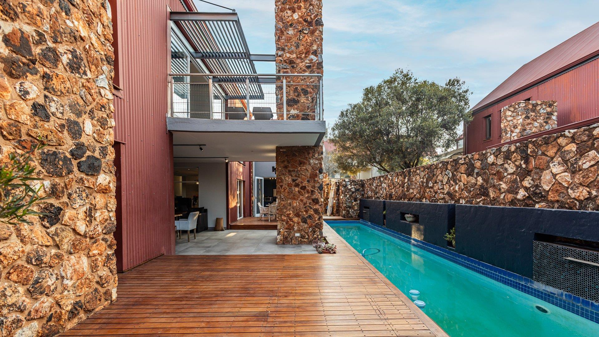 4 Bedroom House for sale in Southdowns Estate P24112963761