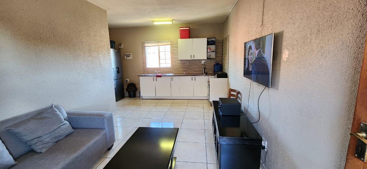 1 Bedroom Apartment / flat for sale in Rustenburg Central P24112964359