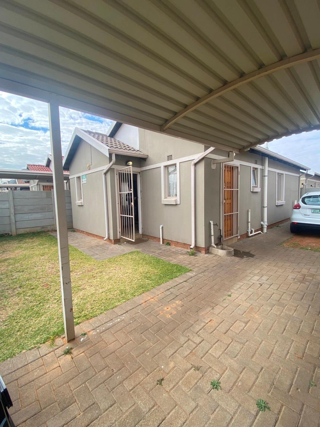 3 Bedroom House for sale in Albertsdal P24112967504